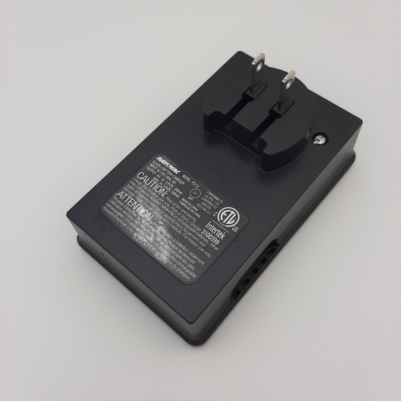 Rayovac Class 2 - 2 or 4 AA/AAA Battery Charger - Picture 2 of 3